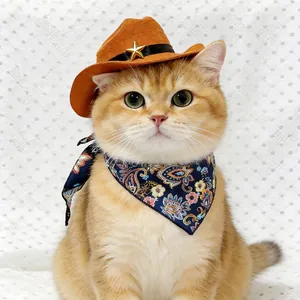 Schattige cowboyhoed en bloemen bandana set voor katten en kleine honden cosplay