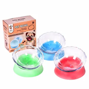 Tre ciotole colorate inclinate per cani e gatti con coperchi protettivi e scatola