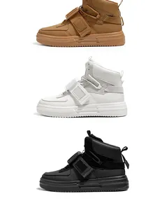 Tre opzioni di colore per eleganti sneaker high-top in marrone, bianco e nero.