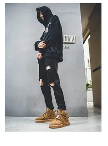 Sneakers mid-top da uomo in pelle marrone, dettaglio moda street style