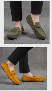 Vue latérale détaillée de mocassins en daim pour hommes en vert olive et jaune