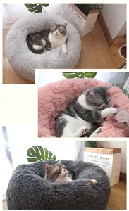 Vue détaillée des lits ronds en peluche pour chats en gris et rose pour l'hiver