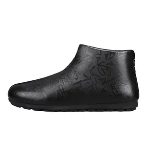Schwarze mittelhohe Winter-Schneestiefel aus geprägtem Leder mit warmem Futter