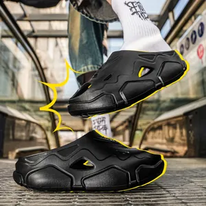 Sportliche schwarze Mecha-Sandalen für Herren mit ergonomischem Weichsohlen-Design