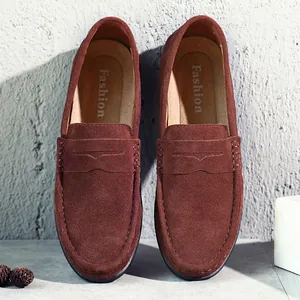 Mocassins en daim marron haut de gamme pour hommes, chaussures de conduite avec design plat