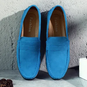 Mocassins pour hommes en daim bleu classique, chaussures de conduite à semelle plate et design
