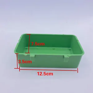 Detaillierte Größenangabe für die grüne Vogelbadewanne: 12,5 cm x 7,5 cm x 3,5 cm Tiefe