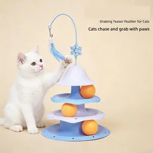 Giocattolo interattivo per gatti a forma di albero di Natale con palline e piuma.