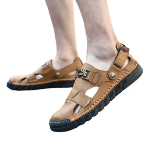 Sandales homme en cuir marron respirantes idéales pour plage et loisirs d'été chic