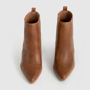 Stijlvolle puntige bruine leren Chelsea boots met een stevige blokhak voor de herfst