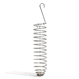 Vista dettagliata di una mangiatoia a spirale sospesa in acciaio inox per uccelli.