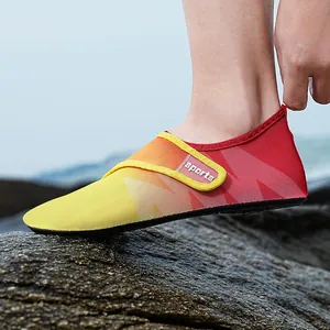 Scarpe da acqua in rete traspirante con velcro per nuoto all'aperto e fitness sportivo