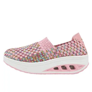 Atmungsaktive rosa Web-Rocker-Schuhe für Damen mit leichtem Slip-on-Design und dicker Sohle