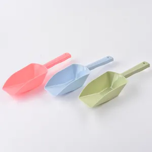 Tres palas de plástico coloridas para comida de perros y gatos, varios tonos pastel
