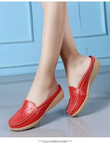 Muli con zeppa rossi traforati da donna con suola leggera in EVA, comodi