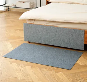 Tappetino tiragraffi adesivo resistente per proteggere letto e pavimento in legno