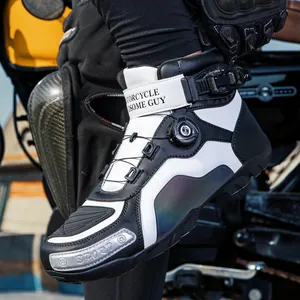 Botas de moto de caña alta duraderas con cierre de perilla y detalles reflectantes
