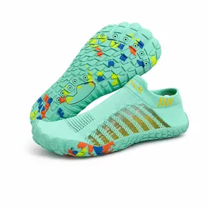 Professionele mintgroene sneldrogende waterschoenen voor strand snorkelen fitness
