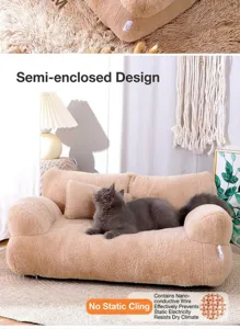 Divano in peluche beige per animali con tessuto antistatico e gatto che riposa