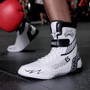Professionelle High-Top-Boxschuhe und Ringer-Trainingsschuhe für Kampfsportarten.