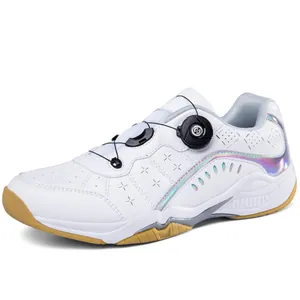 Chaussures de badminton professionnelles blanches pour hommes avec système à boucle rotative.