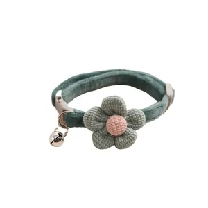 Cute green cat bell collar with handmade knit flower decoration for kittens and small dogs