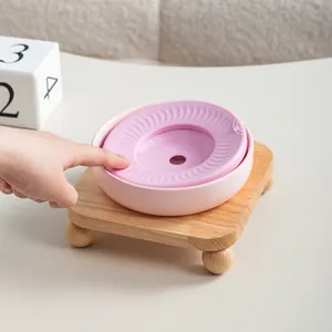 Bol à eau en céramique rose pour animaux avec support en chêne et disque flottant anti-éclaboussures