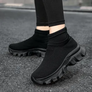 Baskets chaussettes noires montantes en maille avec semelles crantées épaisses
