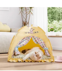 Tenda gialla semi-chiusa per gatti con motivo a coniglio in un ambiente accogliente