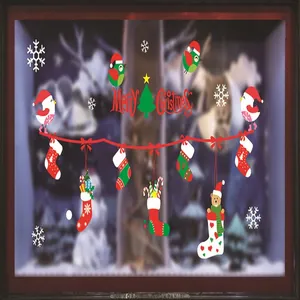 Pegatinas estáticas navideñas coloridas con calcetines pájaros y texto de Merry Christmas