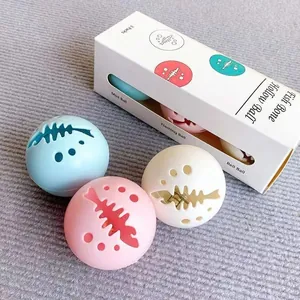 Set de 3 pelotas huecas de espina de pescado para gatos con menta, luz y cascabel
