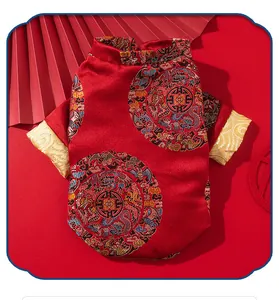 Traje festivo rojo chino Tang para perros y gatos con bordado de dragón y puños de oro