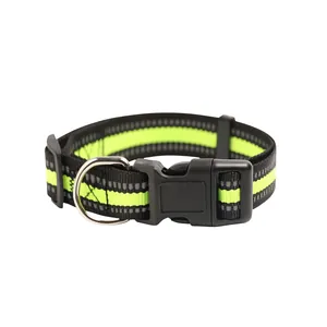 Verstelbare reflecterende nylon hondenhalsband met snelsluiting in zwart en groen