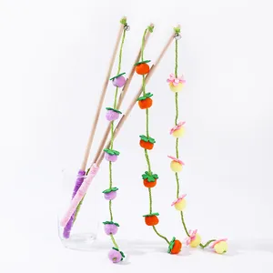 Bionische Kattenhengel Houten Stok Pluche Vilt Fruitbal Met Bel Voor Interactief Spelen Krasbestendig Katten Speelgoed