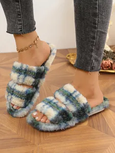Zapatillas de felpa a cuadros cálidas y cómodas con doble tira para mujer en invierno