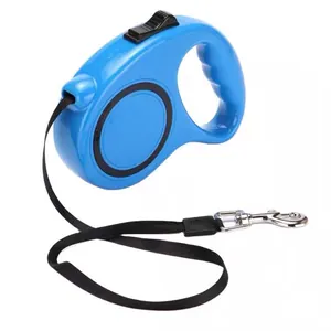 Blaue automatische ausziehbare Hundeleine mit schwarzem Band und Metallclip