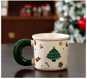 Mug de Noël en céramique vintage avec motifs mignons et détail de poignée vert foncé