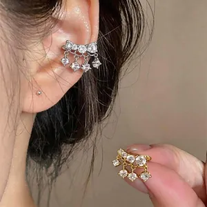 Πολυτελές Επίχρυσο Χάλκινο Ear Cuff με Ζιρκόνια και Κρεμαστό Αστέρι για Γυναίκες Λαμπερό Στρογγυλό Σκουλαρίκι Χωρίς Τρύπα
