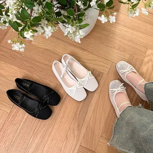 Atmungsaktive Mary Jane Flachschuhe aus Netzstoff mit Schleife in Schwarz und Weiß
