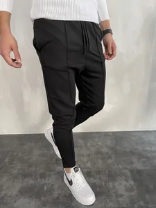 Pantaloni sportivi neri da uomo slim fit con coulisse per corsa e fitness