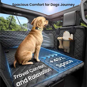 Housse de siège auto matelassée noire pour chien avec planche de support rigide