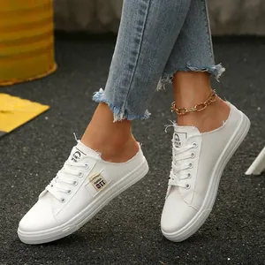 Casual witte canvas mule sneakers voor dames met gerafelde randen