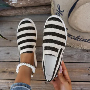 Comfortabele casual zwart-wit gestreepte canvas loafers met ronde neus voor dames