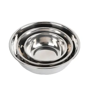 Professionelles Set aus drei stapelbaren Edelstahlnäpfen für Hunde und Katzen zur Fütterung