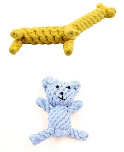 Detailansicht von gelbem Giraffen- und blauem Bären-Baumwollseil-Hundespielzeug