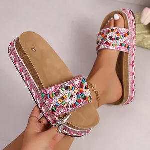 Sandalias de plataforma bohemias con cuentas de colores y perlas para mujer.