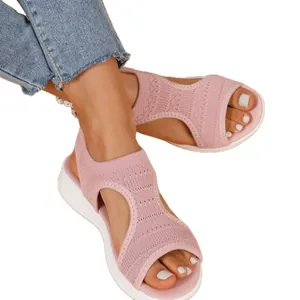 Modische rosa Damen-Sandalen aus Fly-Knit Gewebe mit bequemer dicker Sportsohle