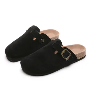 Professionelle klassische schwarze Wildleder-Kork-Clogs mit verstellbarer Schnalle