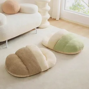 Cuccia per animali a forma di pantofola in velluto verde e marrone