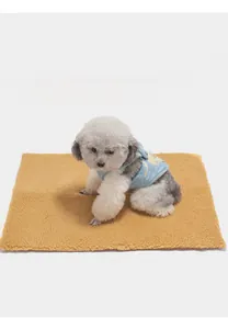 Alfombra cálida de lana de cordero para mascotas con textura suave para perros y gatos